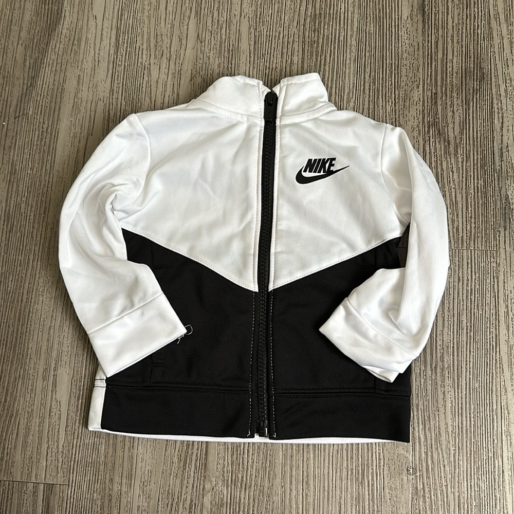 Nike Matching Set - Picture 2 of 6